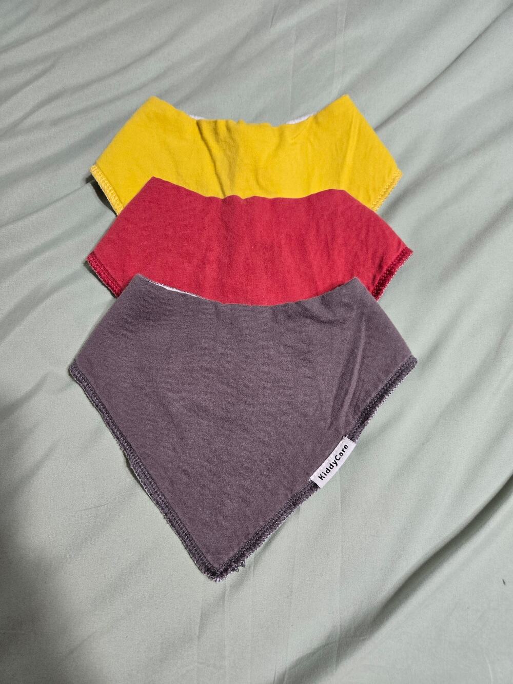 Kiddycare 3 piece set of bibs - Picture 1 of 8